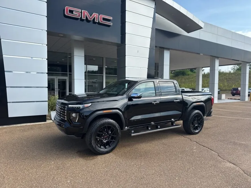 2024 Gmc Canyon Denali photo 1