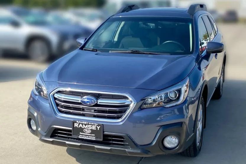 2018 Subaru Outback 2.5i Premium photo 1