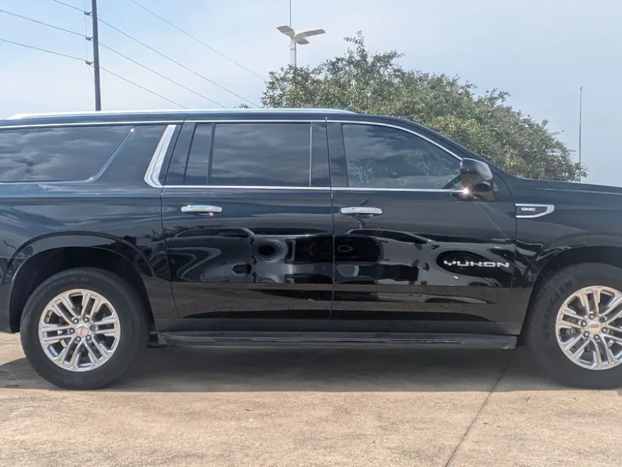 2022 Gmc Yukon XL SLE photo 1
