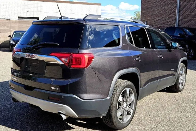 2017 Gmc Acadia SLT photo 1