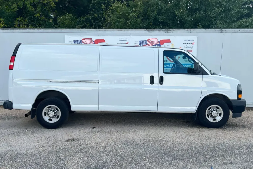 2019 Chevrolet Express Cargo 3500 Base photo 1