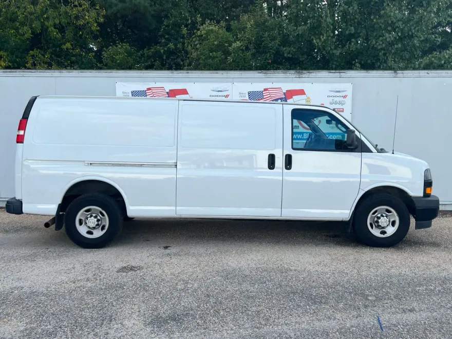 2019 Chevrolet Express Cargo 3500 Base photo 1