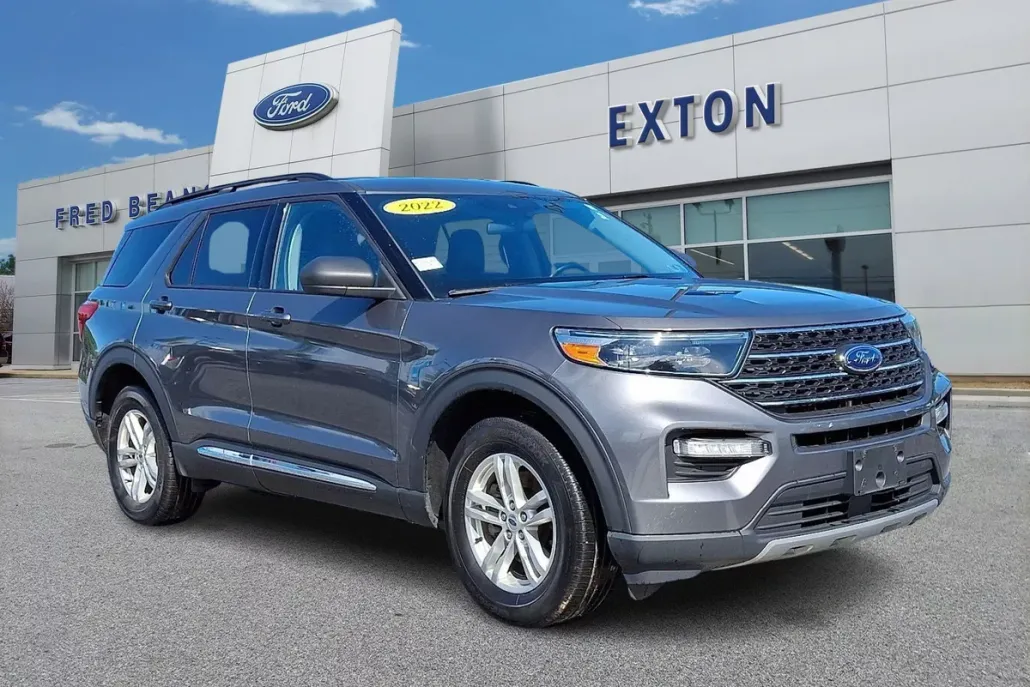 2022 Ford Explorer XLT photo 1