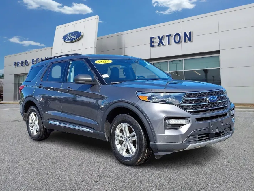 2022 Ford Explorer XLT photo 1