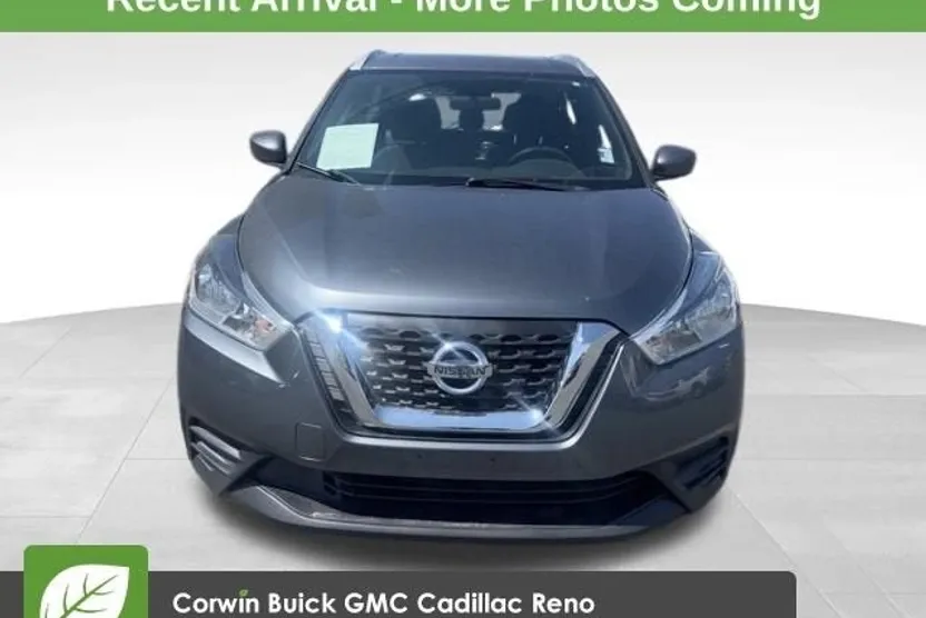 2019 Nissan Kicks SV photo 1