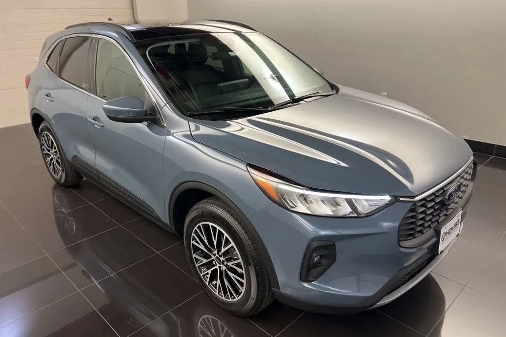 2025 Ford Escape Base photo 1