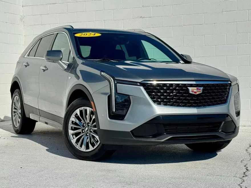 2024 Cadillac XT4 Premium Luxury photo 1