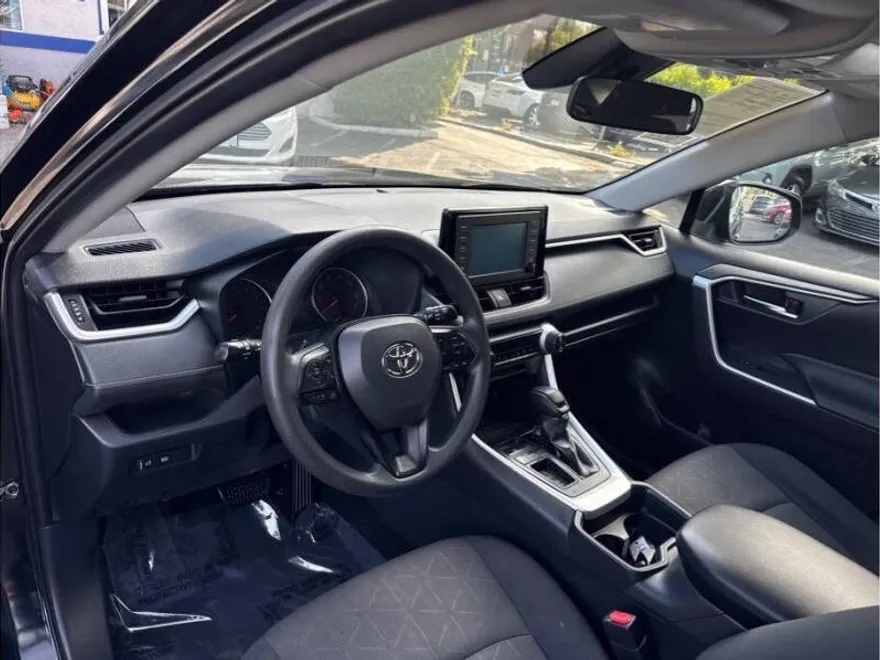 2019 Toyota RAV4 Premium XLE photo 1