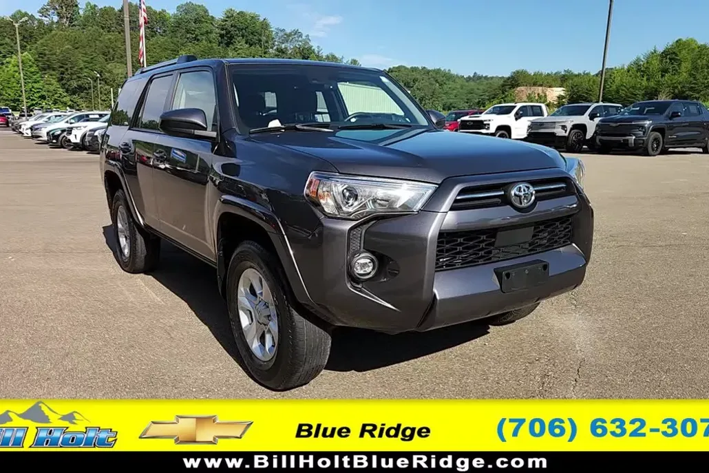 2022 Toyota 4Runner SR5 photo 1