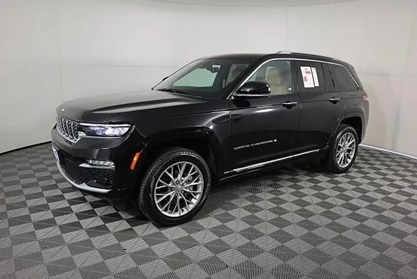 2024 Jeep Grand Cherokee Summit photo 1