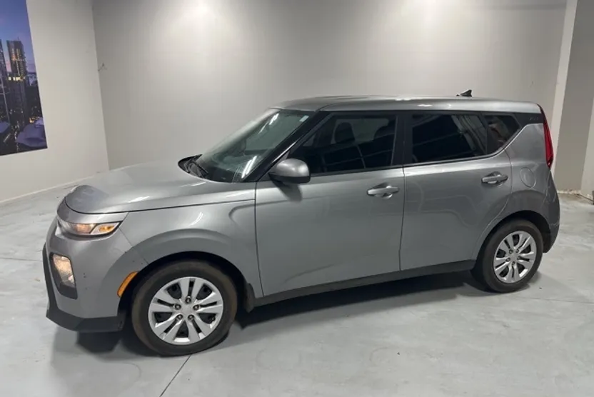 2022 Kia Soul LX photo 1