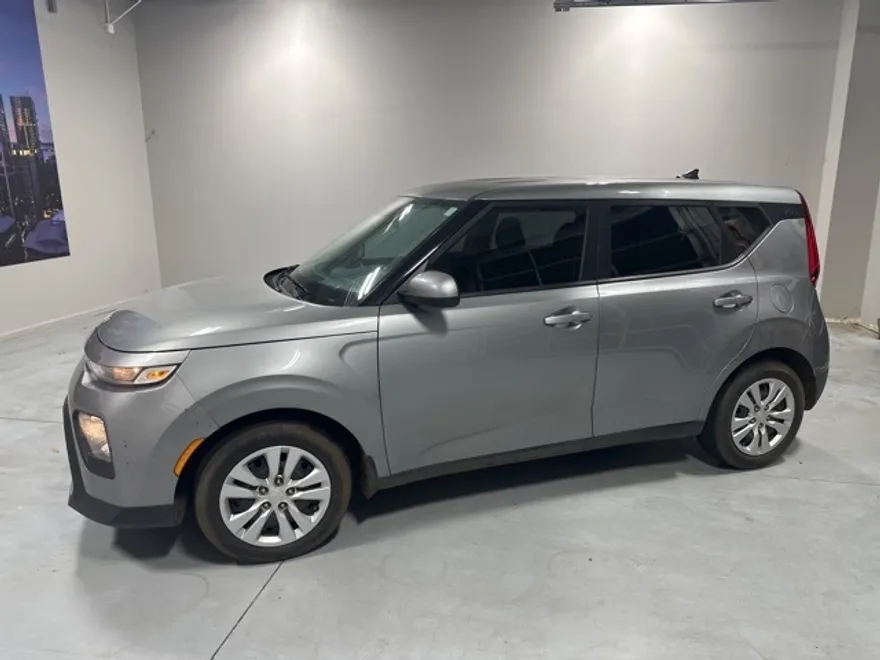 2022 Kia Soul LX photo 1