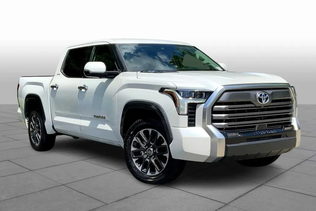 2023 Toyota Tundra Limited CrewMax photo 1