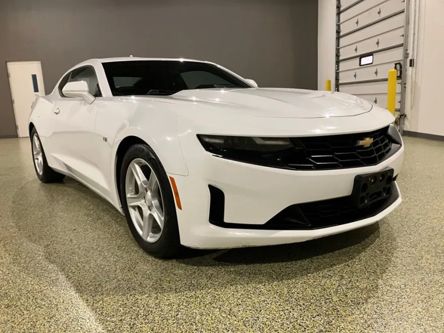 2019 Chevrolet Camaro 1LT photo 1