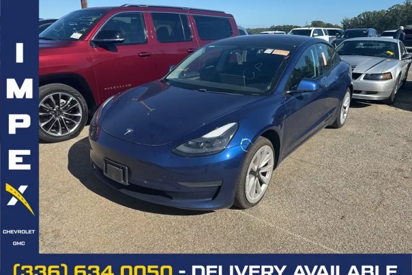 2021 Tesla Model 3 Standard Range Plus photo 1
