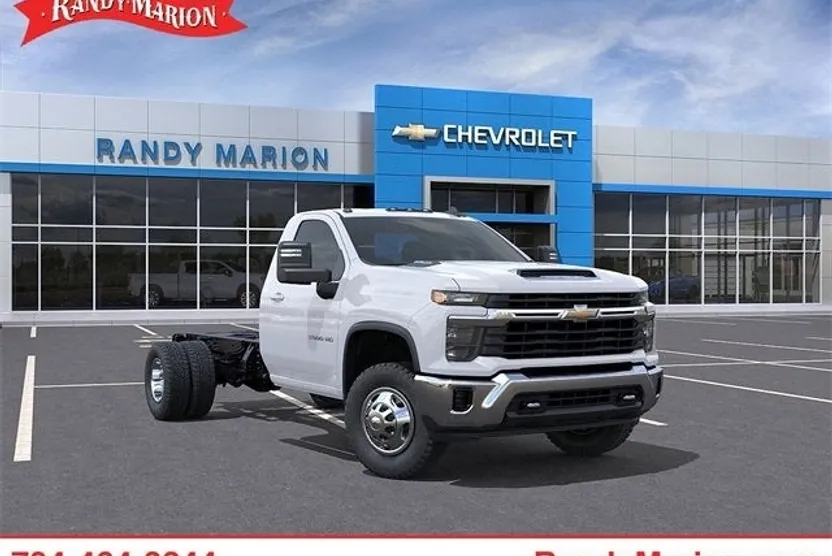 2025 Chevrolet Silverado 3500HD LT photo 1