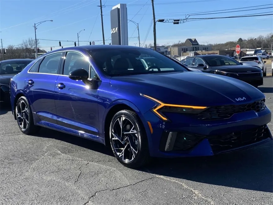 2025 Kia K5 GT-Line photo 1