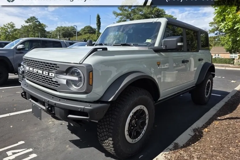2024 Ford Bronco Badlands photo 1