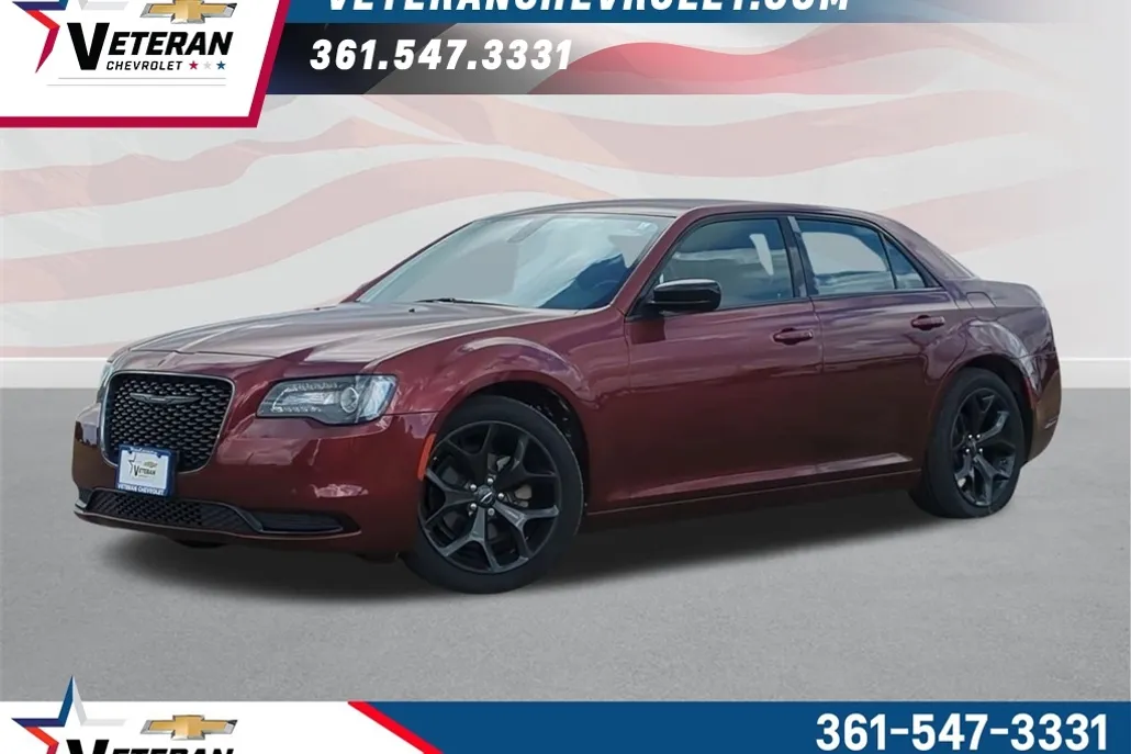 2022 Chrysler 300 Touring photo 1