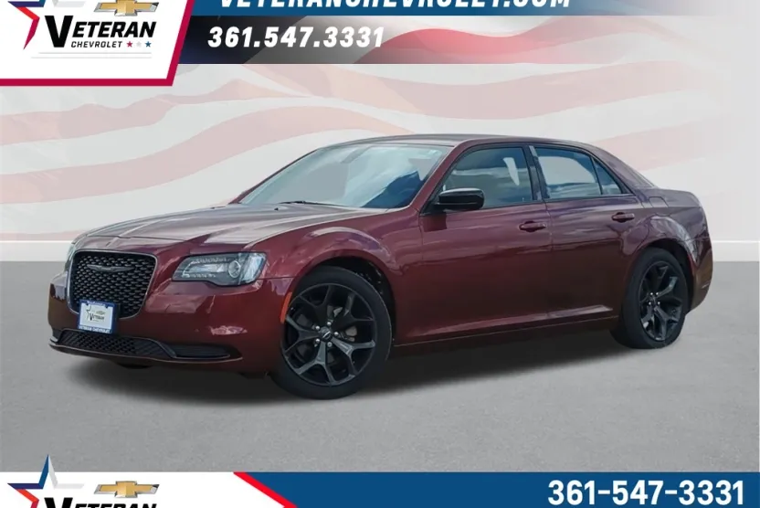 2022 Chrysler 300 Touring photo 1