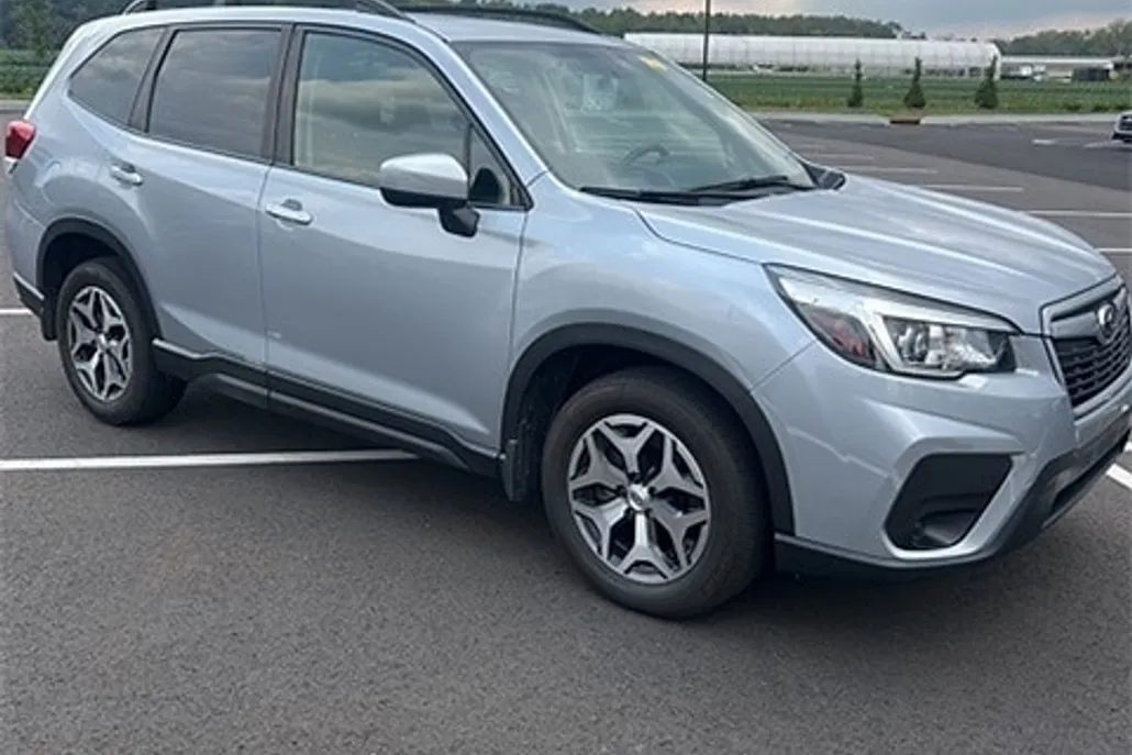 2020 Subaru Forester Premium photo 1
