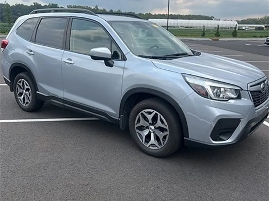 2020 Subaru Forester Premium photo 1