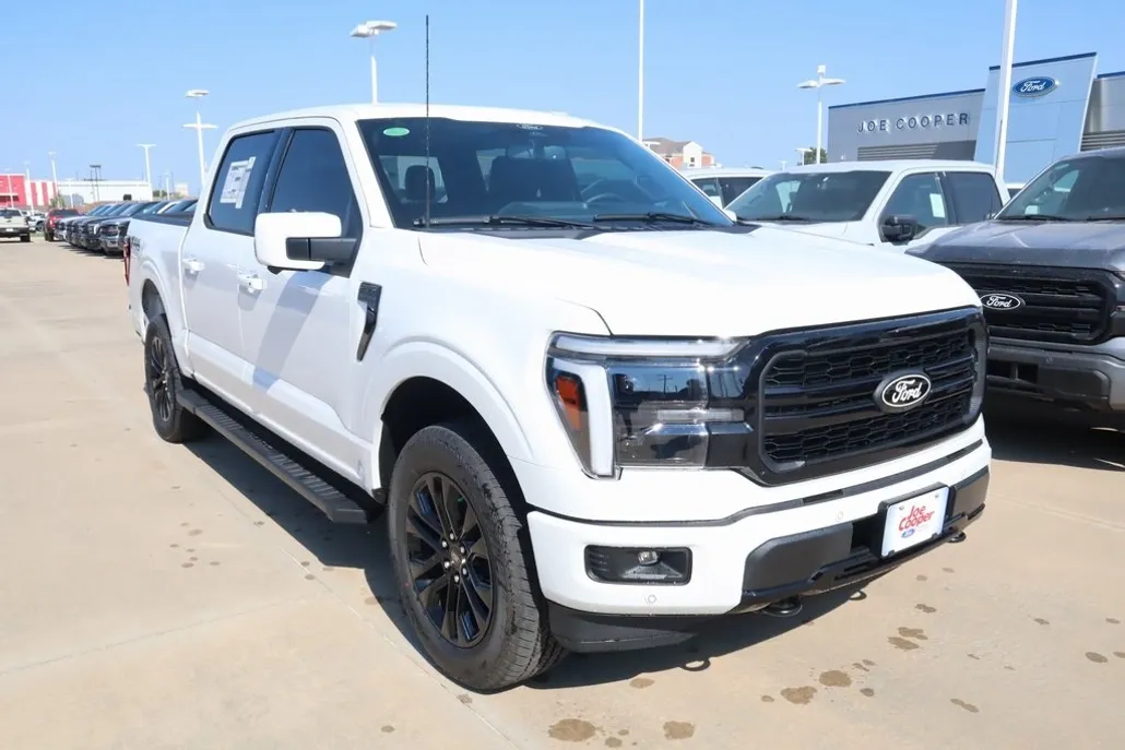 2025 Ford F-150 Lariat photo 1
