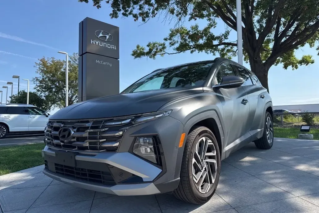 2025 Hyundai Tucson Limited photo 1