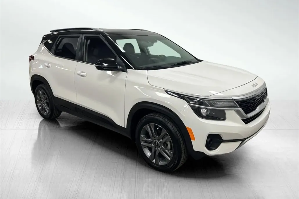 2022 Kia Seltos S photo 1