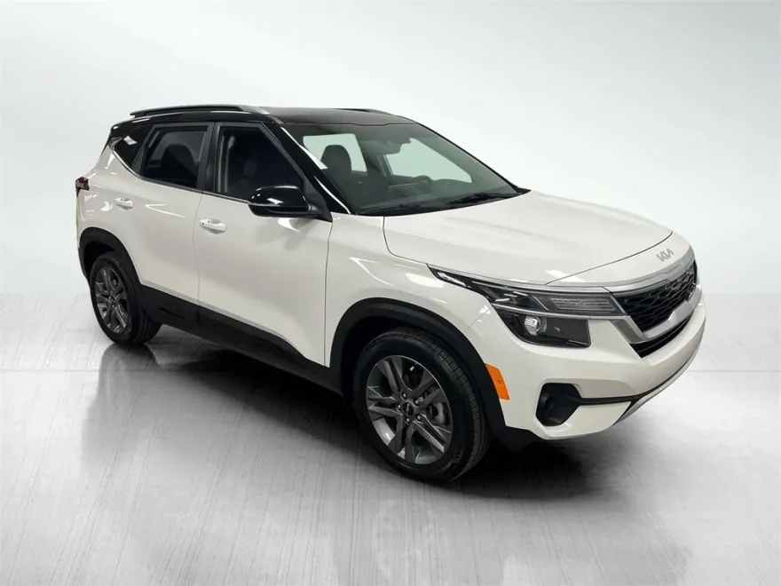 2022 Kia Seltos S photo 1