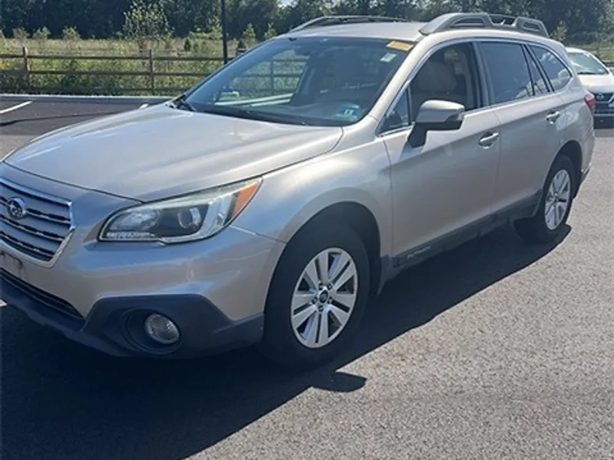 2016 Subaru Outback 2.5i Premium photo 1