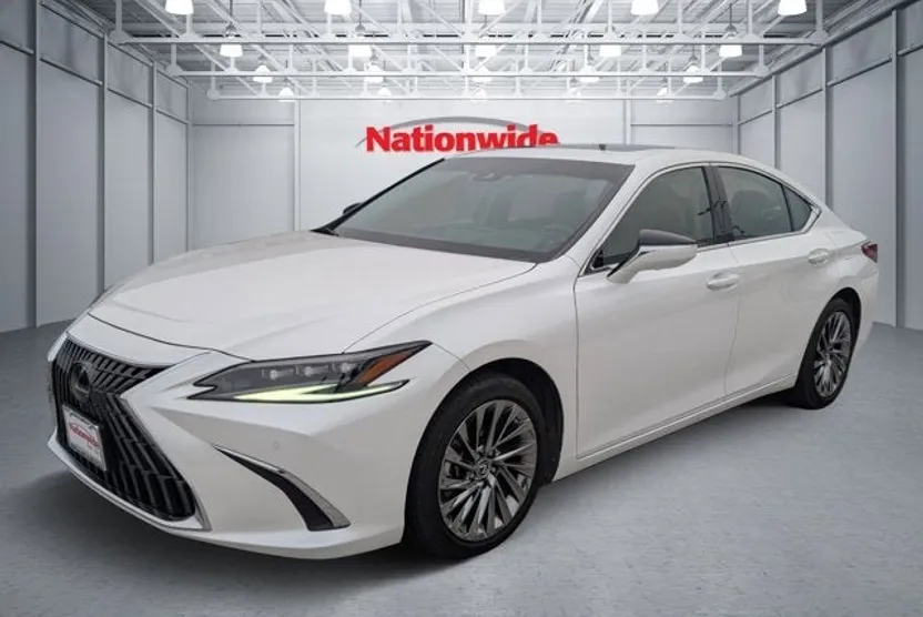 2024 Lexus ES 300h Ultra Luxury photo 1