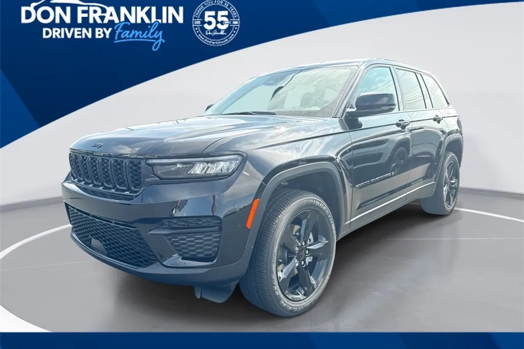 2025 Jeep Grand Cherokee Altitude photo 1