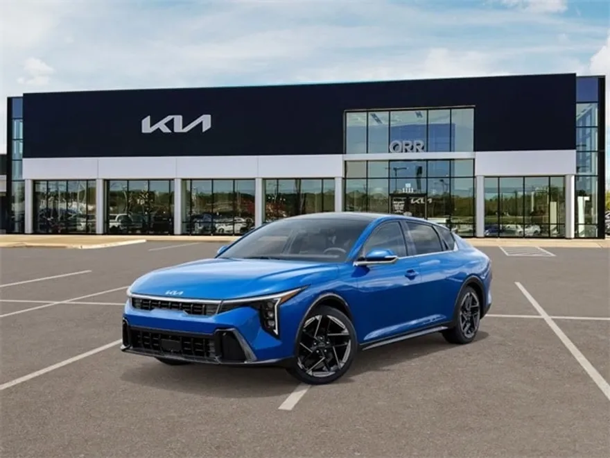 2025 Kia K4 GT-Line photo 1