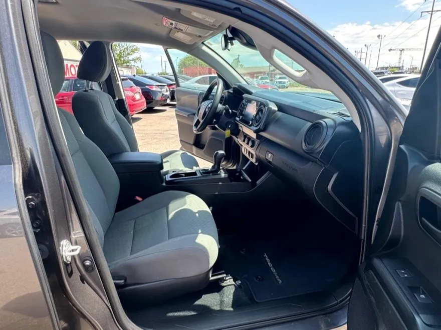 2021 Toyota Tacoma SR5 Double Cab photo 12