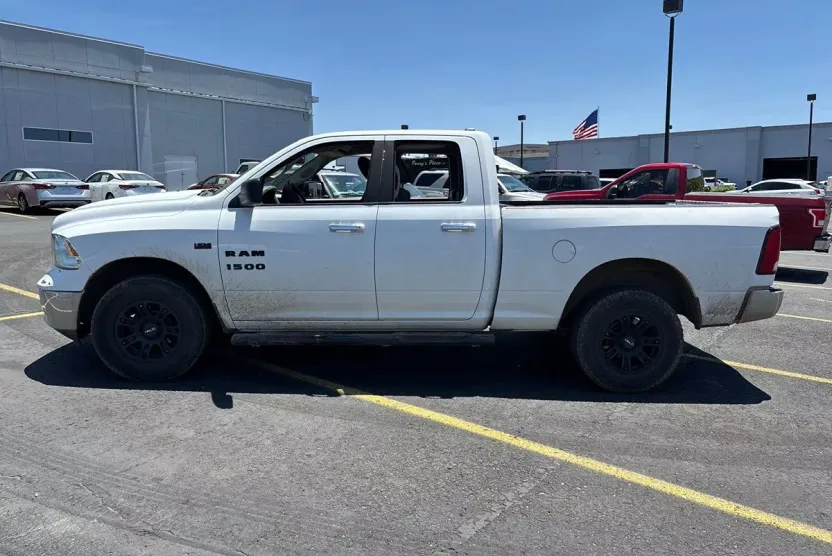 2016 Ram 1500 SLT photo 1