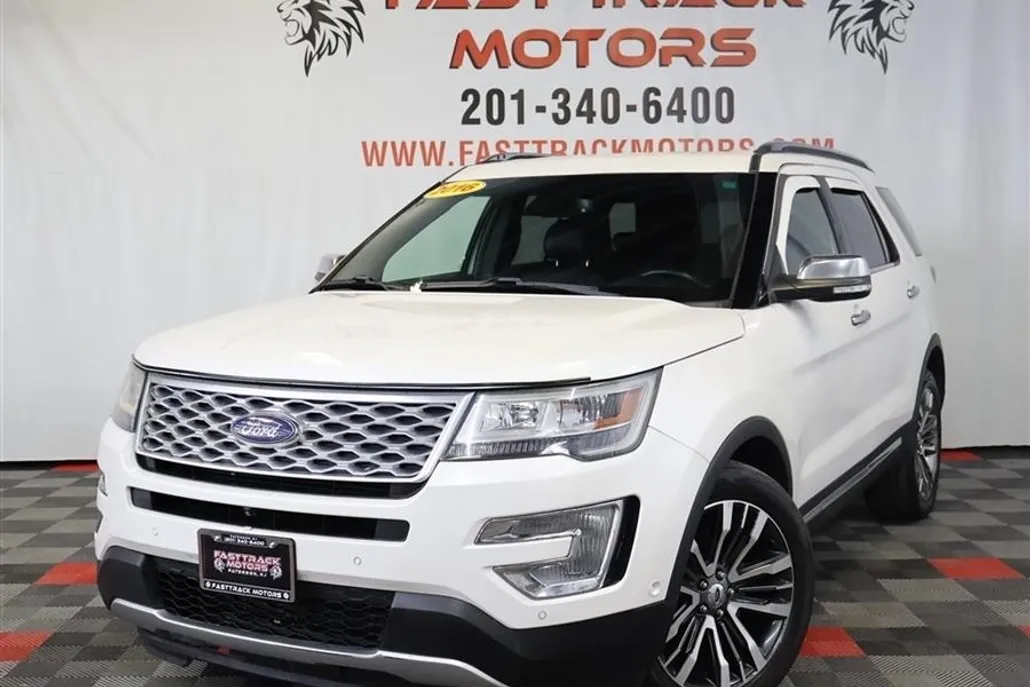 2016 Ford Explorer Platinum photo 1