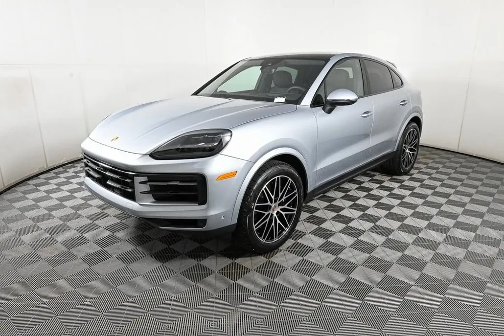 2026 Porsche Cayenne Coupe photo 1