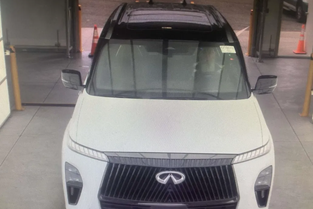2025 Infiniti QX80 photo 1