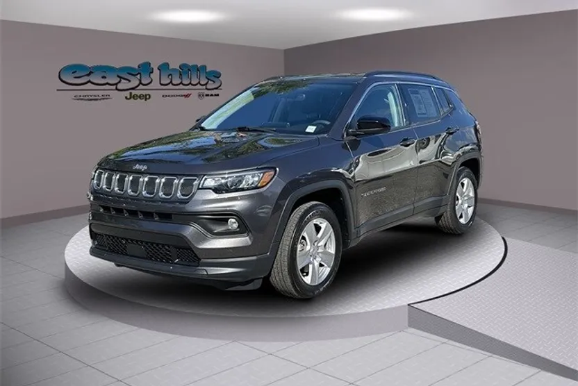 2022 Jeep Compass Latitude photo 1