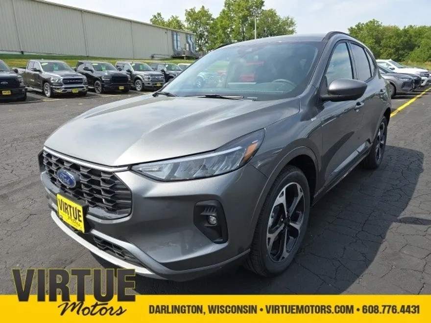 2024 Ford Escape ST-Line Select photo 1