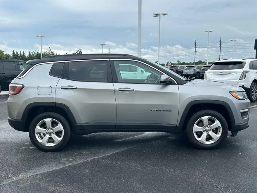 2020 Jeep Compass Latitude photo 1