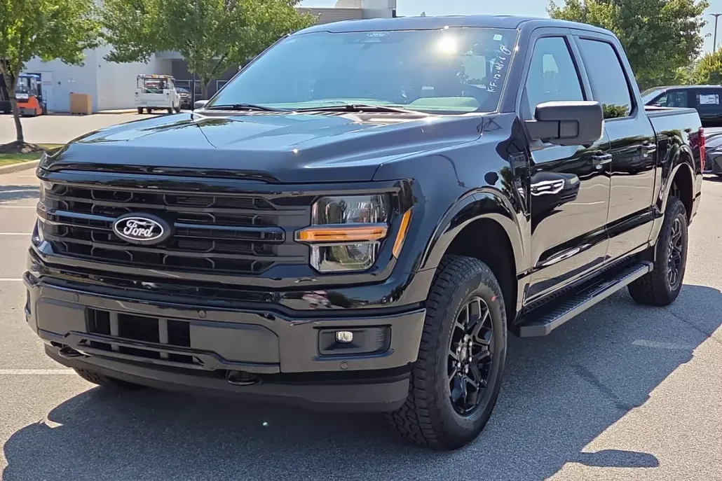 2025 Ford F-150 XLT photo 1