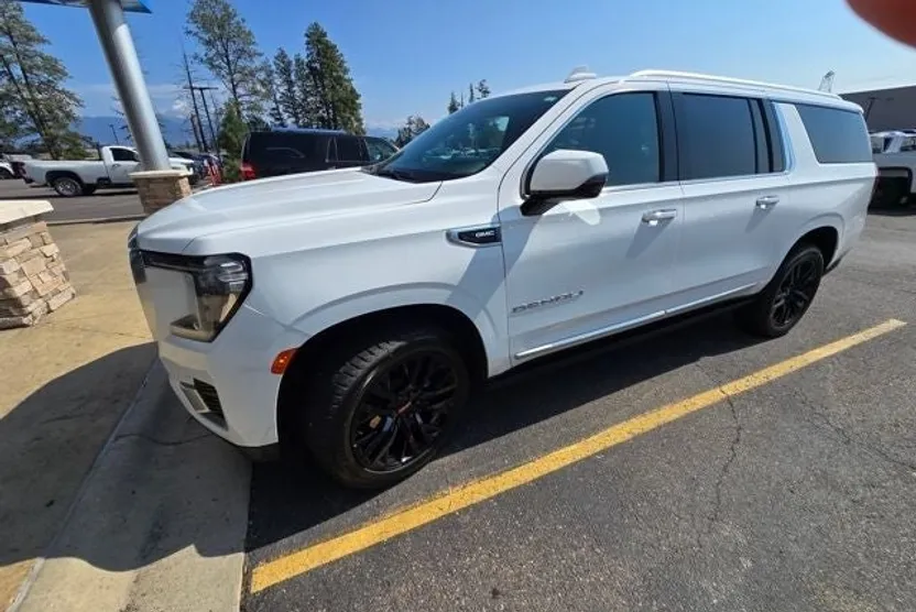 2021 Gmc Yukon XL Denali photo 1