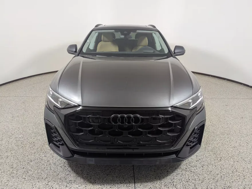 2025 Audi Q8 55 Prestige photo 1