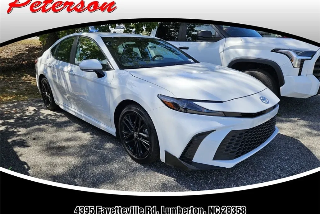 2025 Toyota Camry SE photo 1