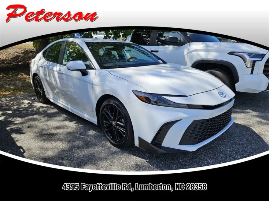 2025 Toyota Camry SE photo 1