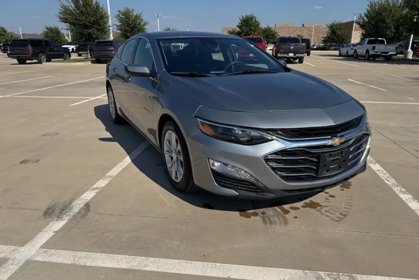 2024 Chevrolet Malibu 1LT photo 1