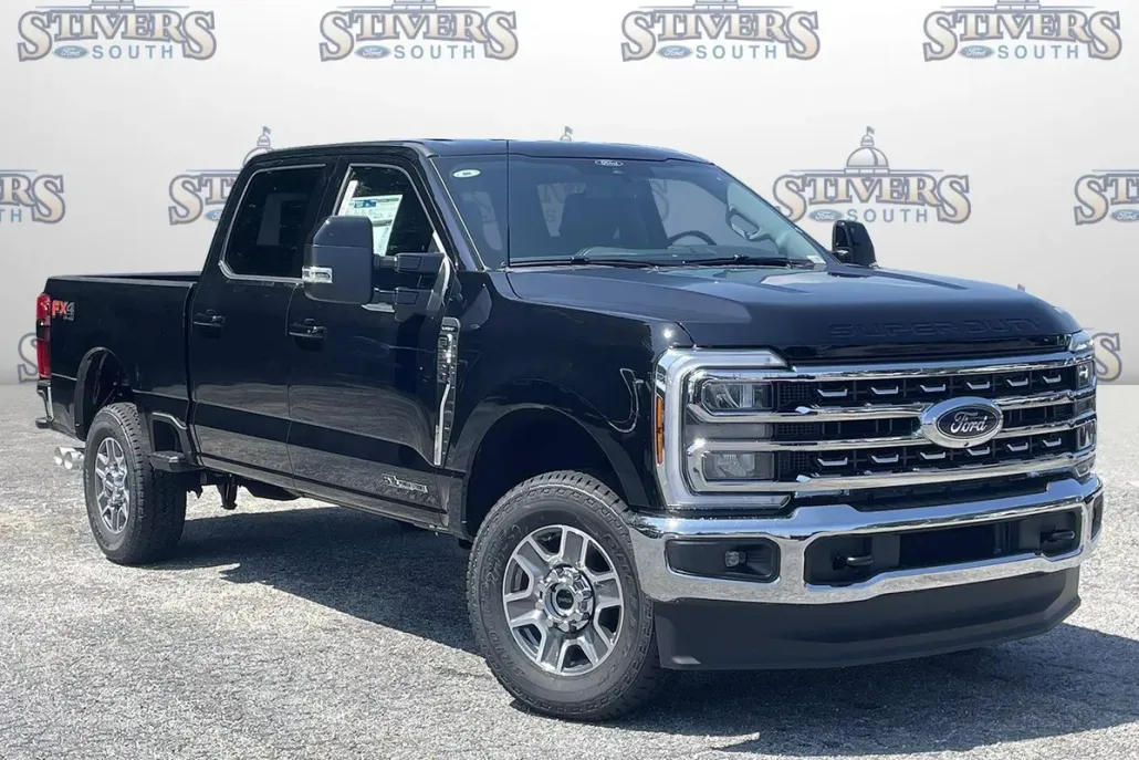 2025 Ford F-250 Lariat photo 1