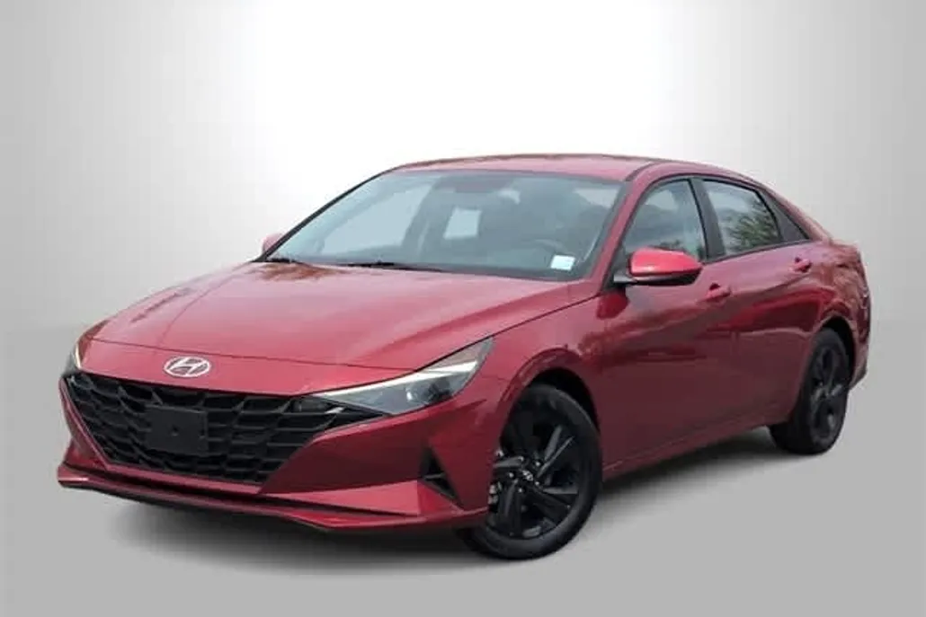 2022 Hyundai Elantra SEL photo 1